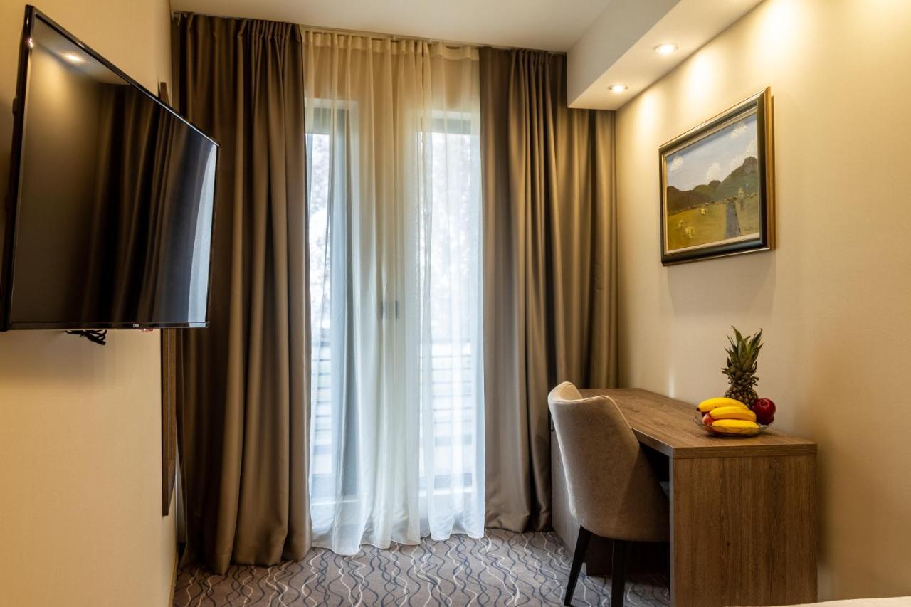New Garni Hotel Filia Nova Pazova Exteriör bild