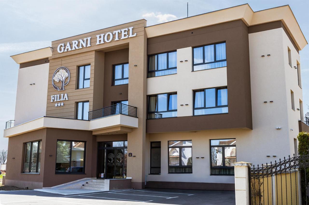 New Garni Hotel Filia Nova Pazova Exteriör bild